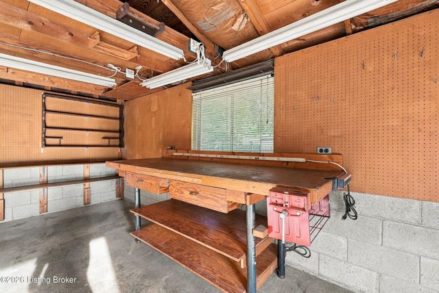 2705 Delor Ave, Louisville, KY 40217