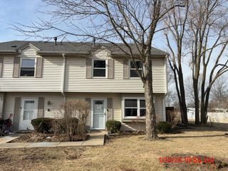 10 Fernwood Drive L, Bolingbrook, IL 60440