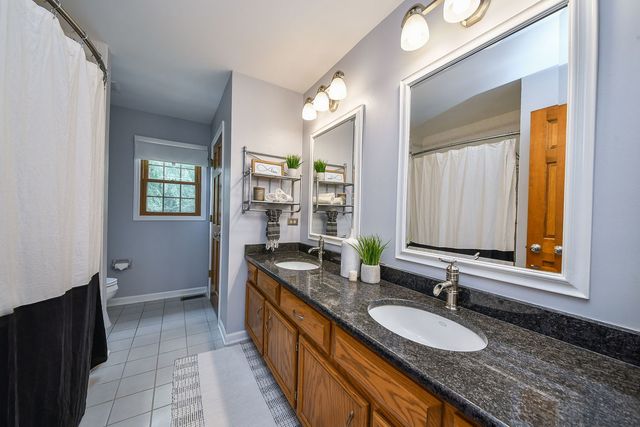 820 Rotolo Court, Batavia, IL 60510