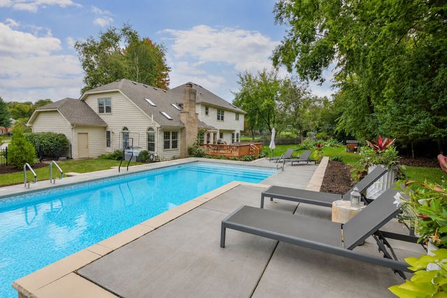 820 Rotolo Court, Batavia, IL 60510