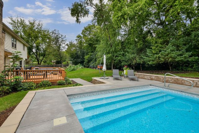 820 Rotolo Court, Batavia, IL 60510