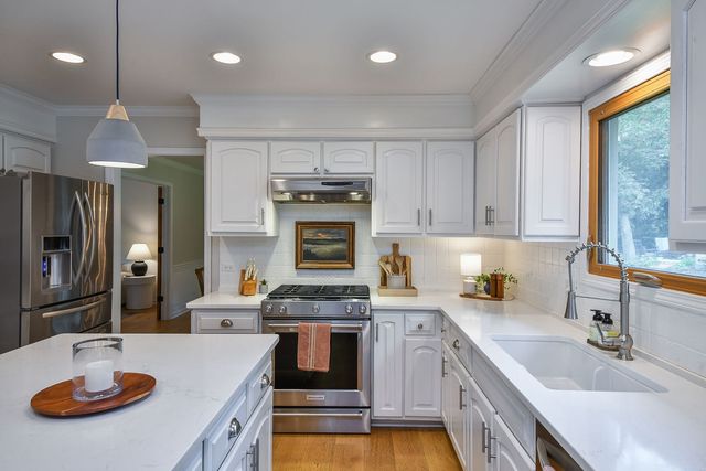820 Rotolo Court, Batavia, IL 60510