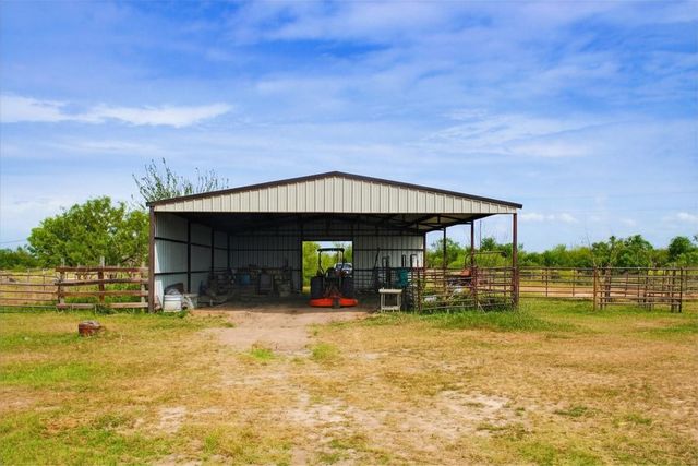 891 Jackson Road, Bellville, TX 77418