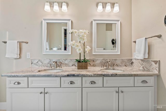 11723 S Glory Lane, Kuna, ID 83634