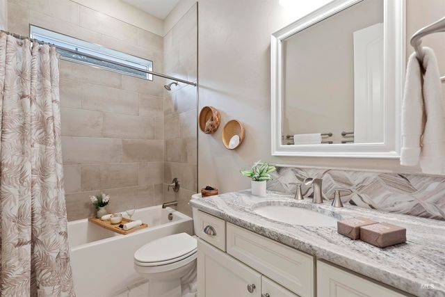 11723 S Glory Lane, Kuna, ID 83634