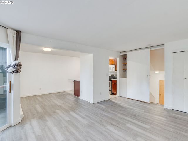 6220 Sw CAPITOL Hwy, Portland, OR 97239
