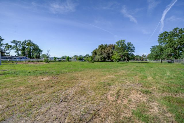 19690 1st Street, Cottonwood, CA 96022