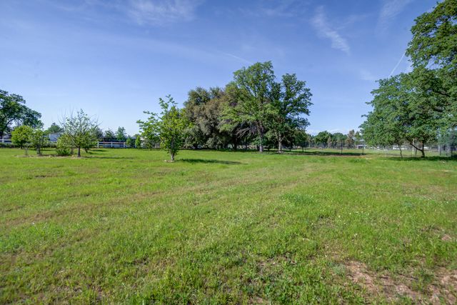 19690 1st Street, Cottonwood, CA 96022