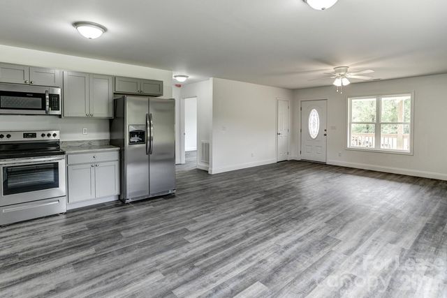 184 Quinn Hill Lane, Mars Hill, NC 28754