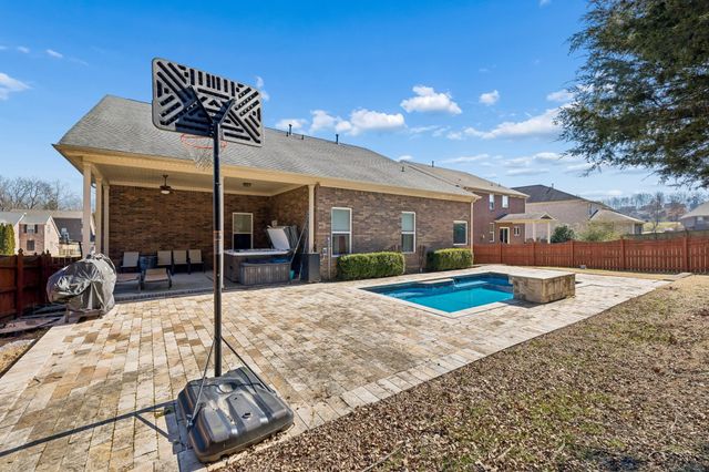 1036 Kelsey Glen Dr, Mount Juliet, TN 37122