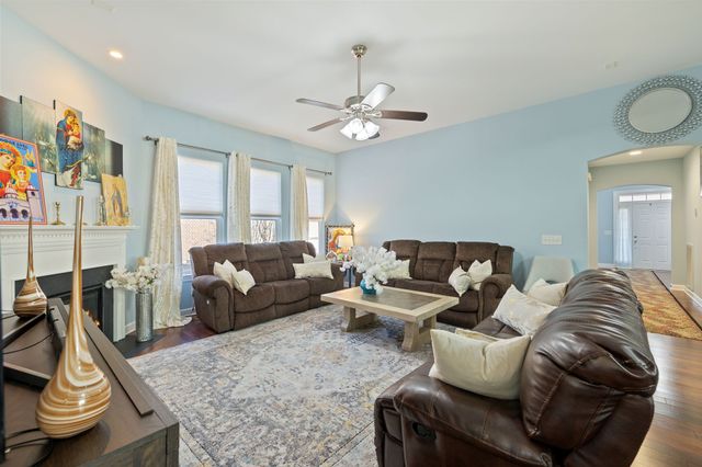 1036 Kelsey Glen Dr, Mount Juliet, TN 37122