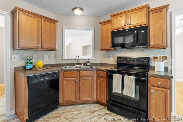 5202 Woodpecker Drive, Hope Mills, NC 28348