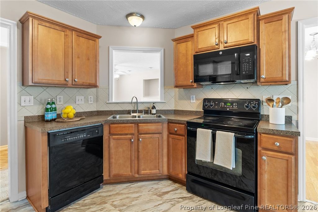 5202 Woodpecker Drive, Hope Mills, NC 28348 — photo 14
