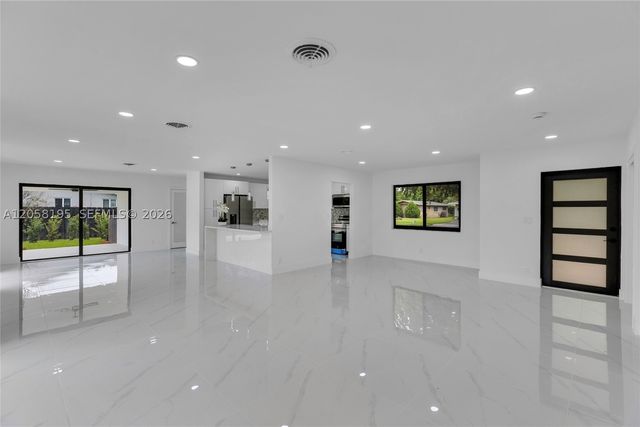 6940 NW 6TH ST, Plantation, FL 33317
