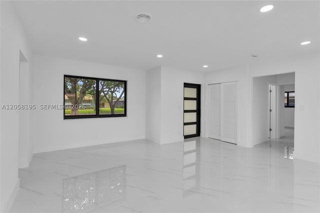 6940 NW 6TH ST, Plantation, FL 33317