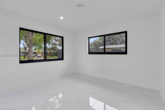 6940 NW 6TH ST, Plantation, FL 33317