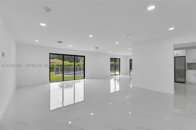 6940 NW 6TH ST, Plantation, FL 33317
