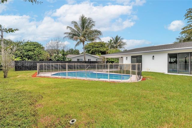 6940 NW 6TH ST, Plantation, FL 33317