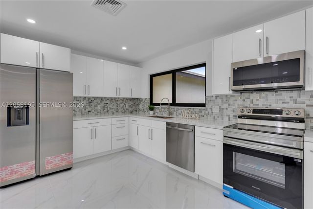 6940 NW 6TH ST, Plantation, FL 33317