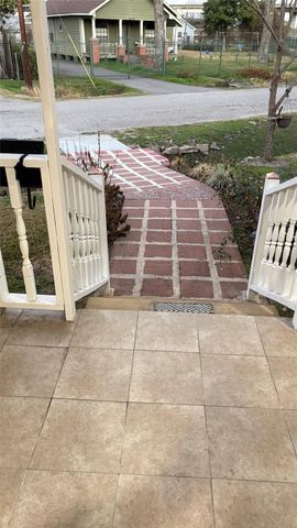 6305 Frisco Street, Houston, TX 77022