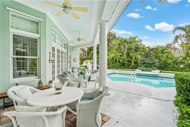 301 Sable Oak Drive, Vero Beach, FL 32963