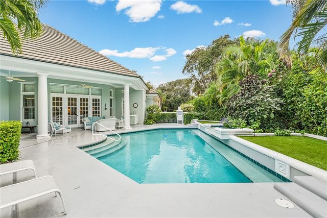 301 Sable Oak Drive, Vero Beach, FL 32963