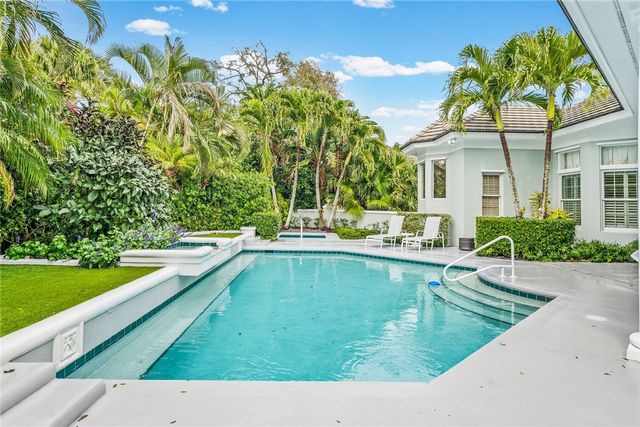 301 Sable Oak Drive, Vero Beach, FL 32963