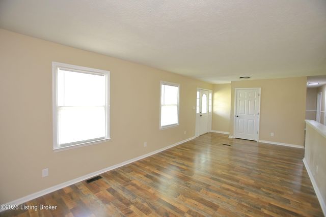 4489 Shepherdsville Rd, Elizabethtown, KY 42701