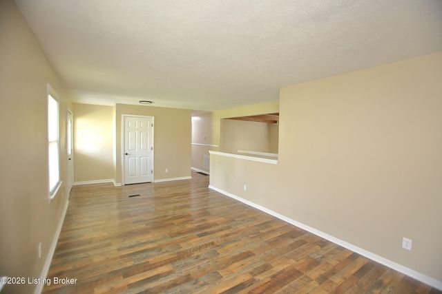 4489 Shepherdsville Rd, Elizabethtown, KY 42701