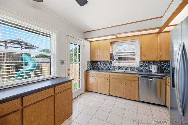 422 S 76th East Avenue, Tulsa, OK 74112