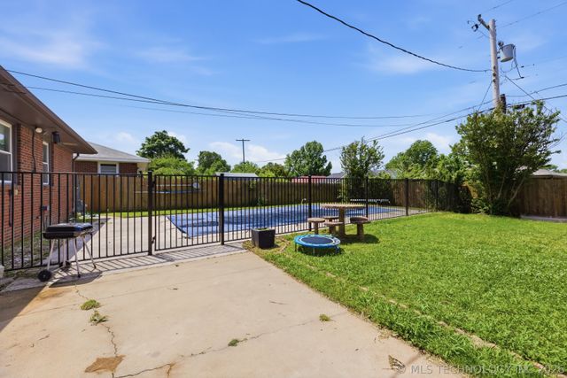 422 S 76th East Avenue, Tulsa, OK 74112