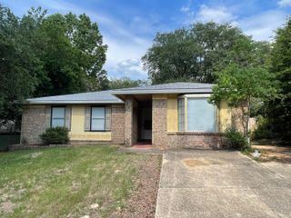 904 Juniper Avenue, Niceville, FL 32578