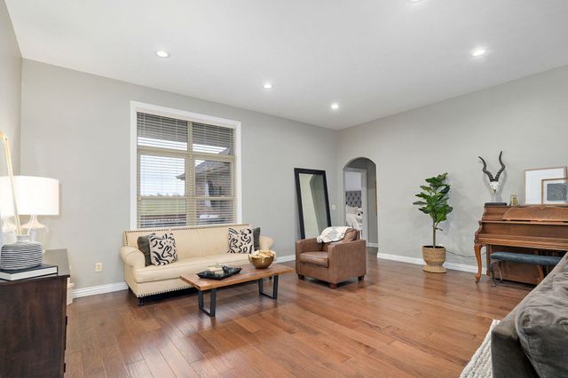 1630 N Waterstone Avenue, Springfield, MO 65802