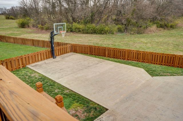 1630 N Waterstone Avenue, Springfield, MO 65802