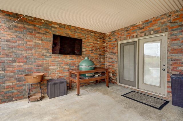 1630 N Waterstone Avenue, Springfield, MO 65802