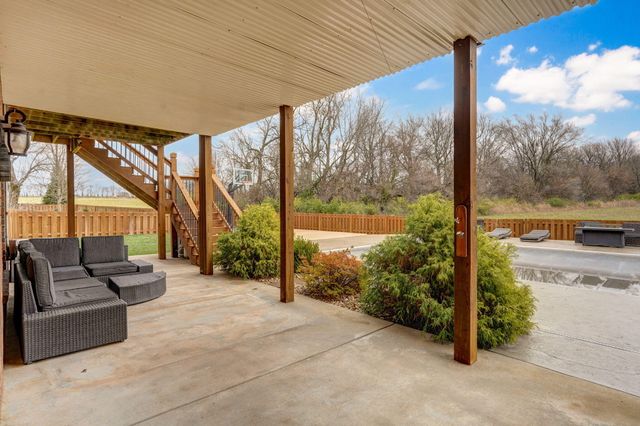 1630 N Waterstone Avenue, Springfield, MO 65802