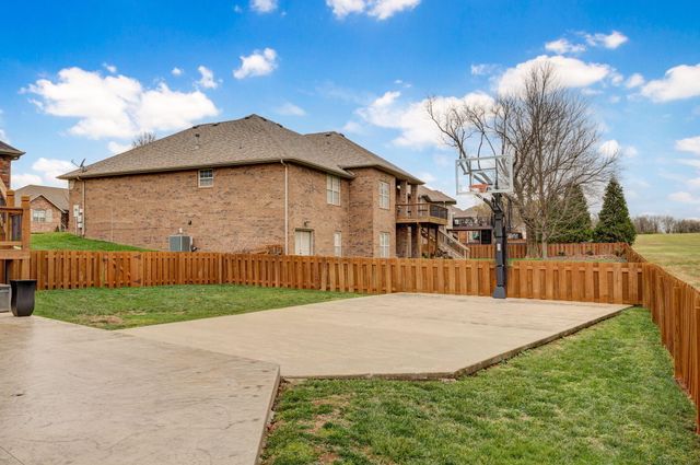 1630 N Waterstone Avenue, Springfield, MO 65802