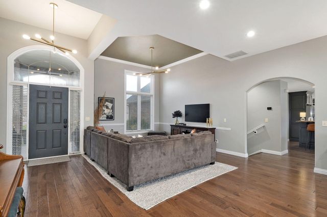 1630 N Waterstone Avenue, Springfield, MO 65802