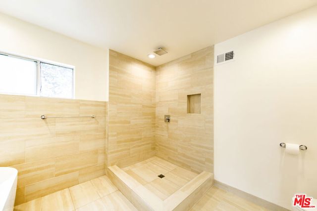 11559 DONA EVITA Drive, Studio City, CA 91604