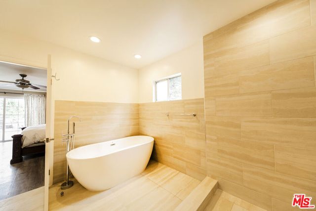 11559 DONA EVITA Drive, Studio City, CA 91604