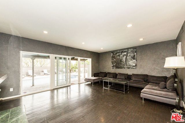 11559 DONA EVITA Drive, Studio City, CA 91604