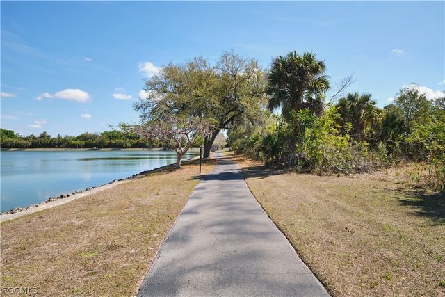 9650 Green Cypress LN 22, Fort Myers, FL 33905