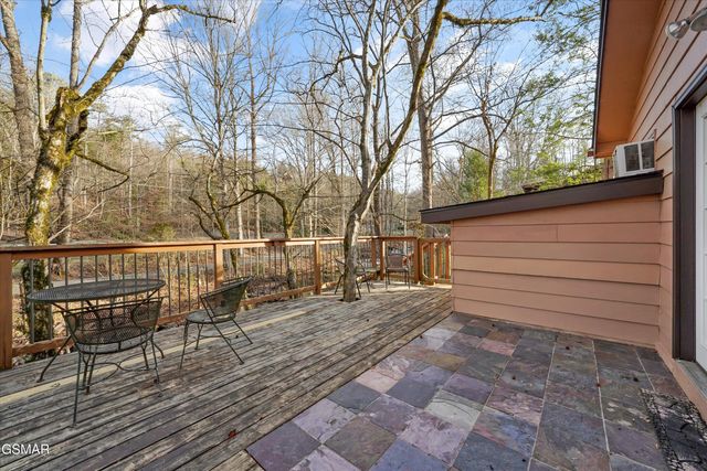 4413 E Scenic Drive, Gatlinburg, TN 37738