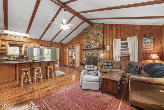 4413 E Scenic Drive, Gatlinburg, TN 37738