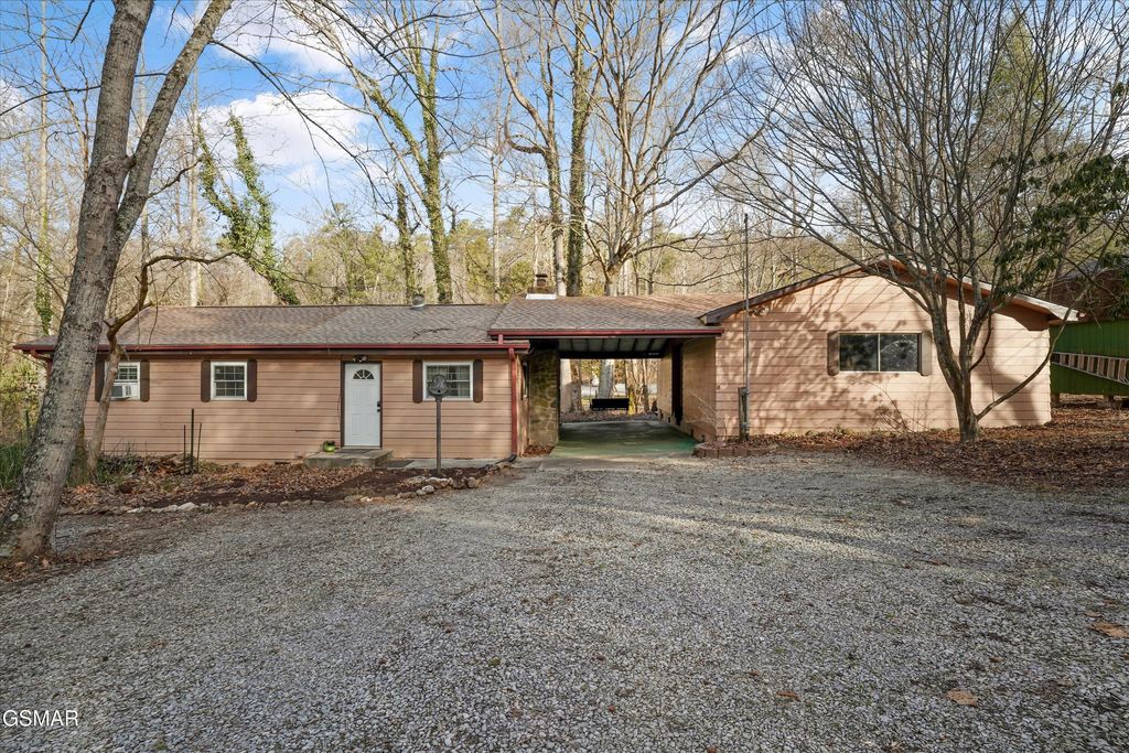 4413 E Scenic Drive, Gatlinburg, TN 37738