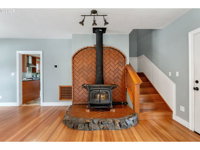 3141 ODELL Hwy, Hood River, OR 97031