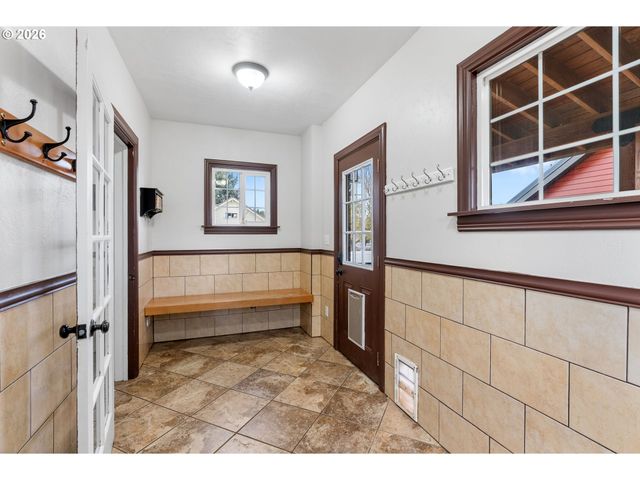 3141 ODELL Hwy, Hood River, OR 97031