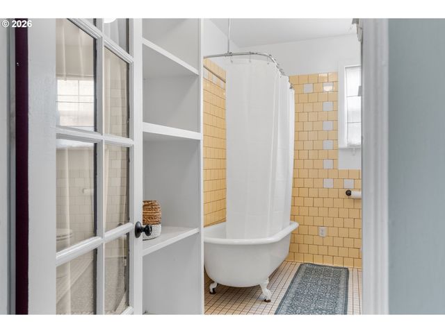 3141 ODELL Hwy, Hood River, OR 97031