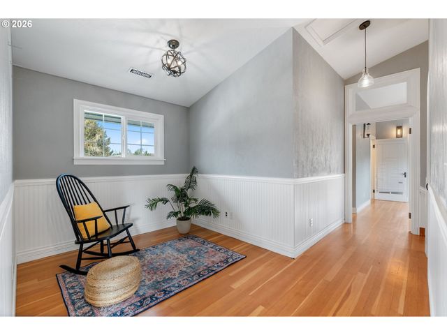 3141 ODELL Hwy, Hood River, OR 97031