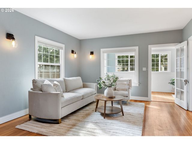 3141 ODELL Hwy, Hood River, OR 97031